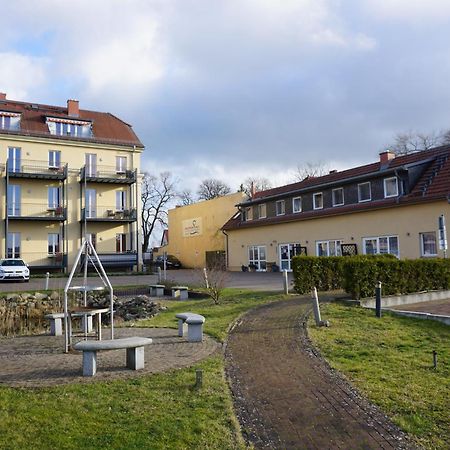 Einraumapartment Im Erdgeschoss Mit Seeblick Rheinsberg Exteriör bild