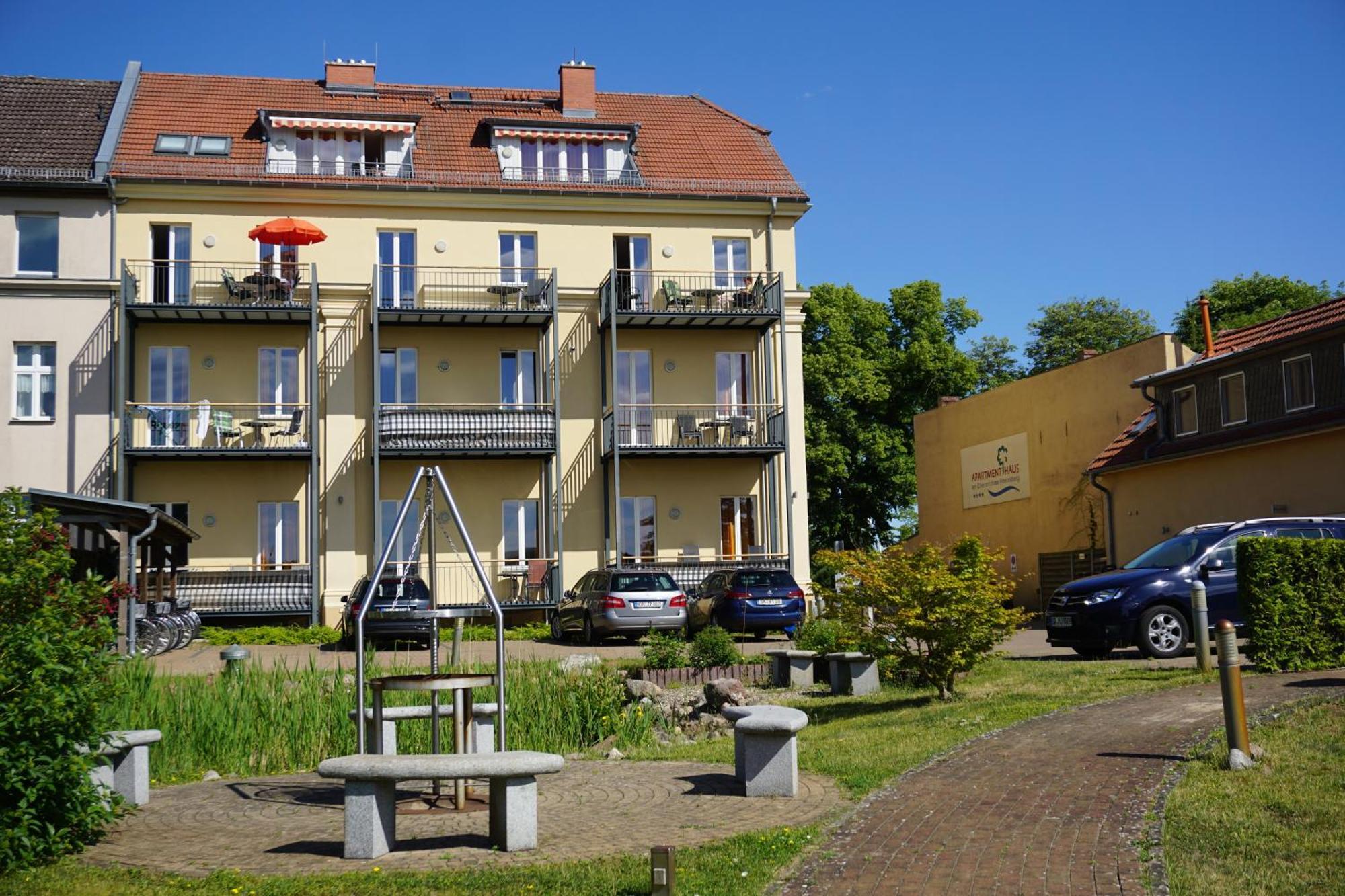 Einraumapartment Im Erdgeschoss Mit Seeblick Rheinsberg Exteriör bild
